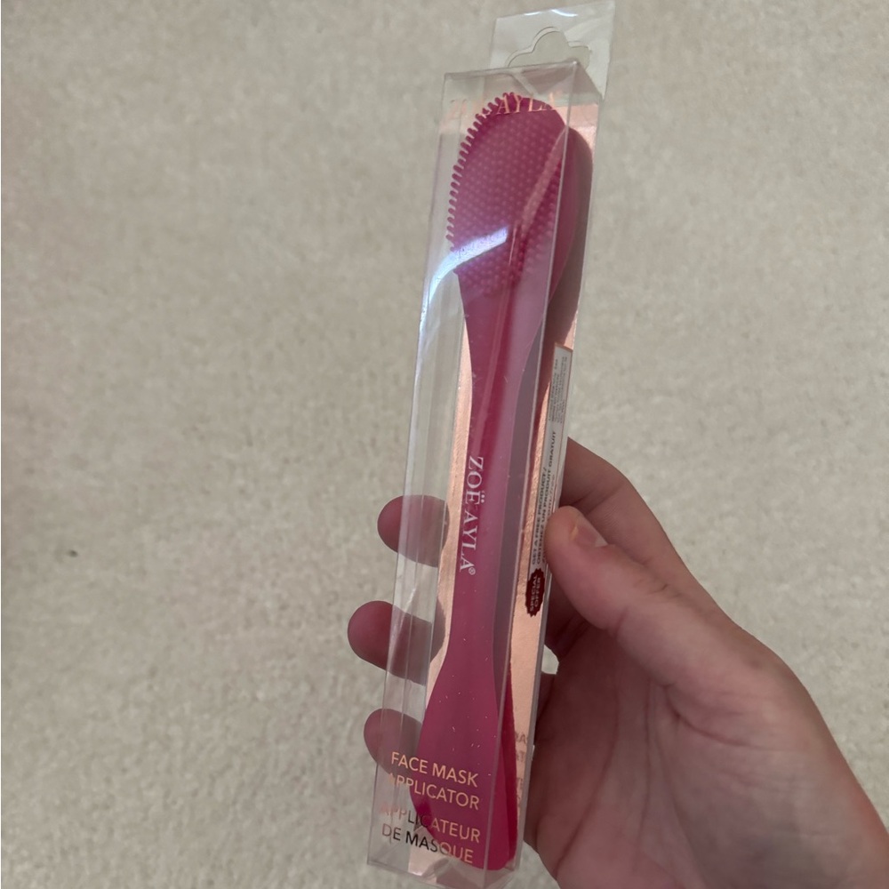 Face mask applicator